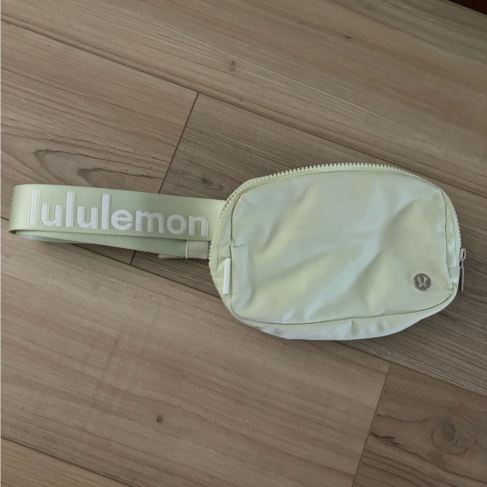 Lululemon mini belt bag